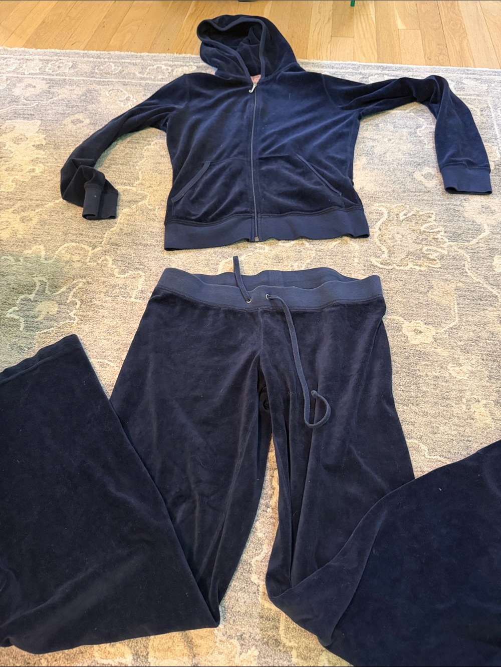 Juicy Couture Women's Navy Velour Hoodie MEDIUM & Drawstring Pants size SMALL
